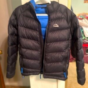 LL Bean 650 Down hooded black puffer jacket size 8